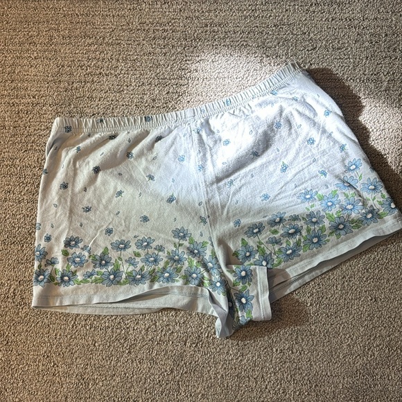 Winnie the Pooh pajama shorts - Picture 4 of 4